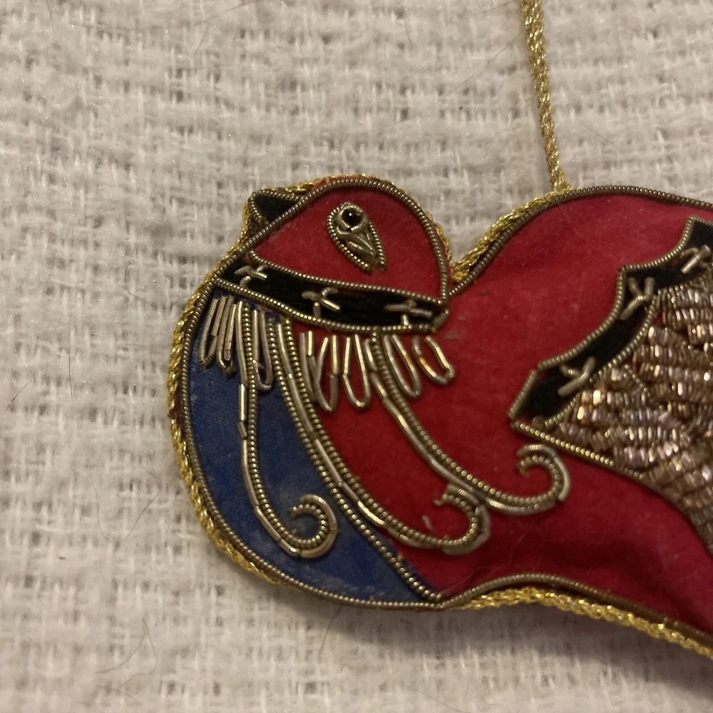 VINTAGE NEIMAN MARCUS RED VELVET CHRISTMAS ORNAMENT DOVE‎ BIRD GOLD BEADED BLUE